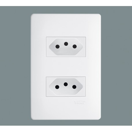 2 TOMADAS 2P+T DISTANCIADAS COM PLACA E SUPORTE 10A/250V SERIE HABITAT FAME